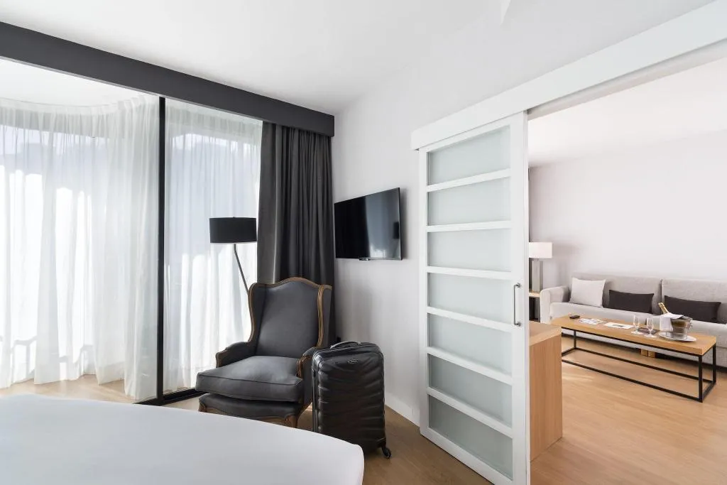 SUITE WITH DOUBLE BED Room, Guitart Grand Passage, Barcelona