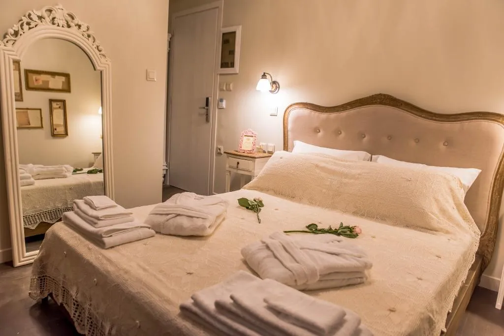 JUNIOR SUITE STANDARD Room, Kyria Boutique House, Athens