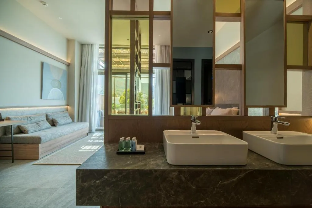 JUNIOR SUITE WITH JACUZZI Room, King Minos Retreat Resort and Spa, Crete