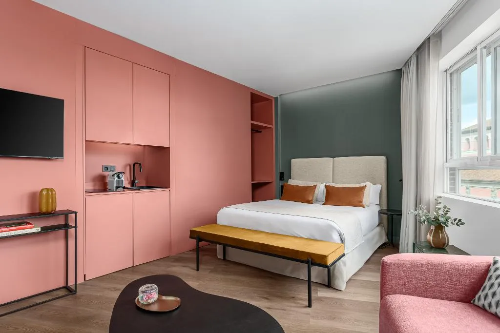 Room, Tribu Malasaña, Madrid