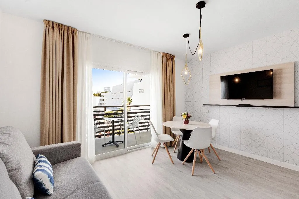 SUITE CAPACITY 1 Room, Palmanova Suites by TRH, Majorca