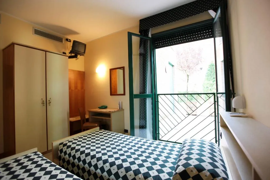 QUADRUPLE STANDARD Room, Kaire, Rome