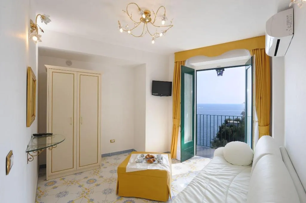 Room, Villa Maria Pia, Naples
