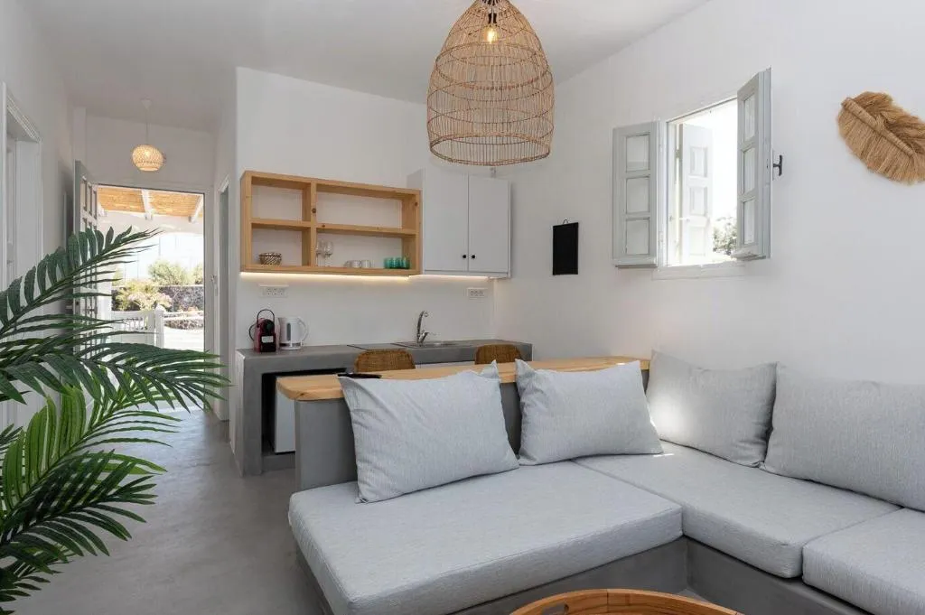 Room, Symmetry Suites, Santorini