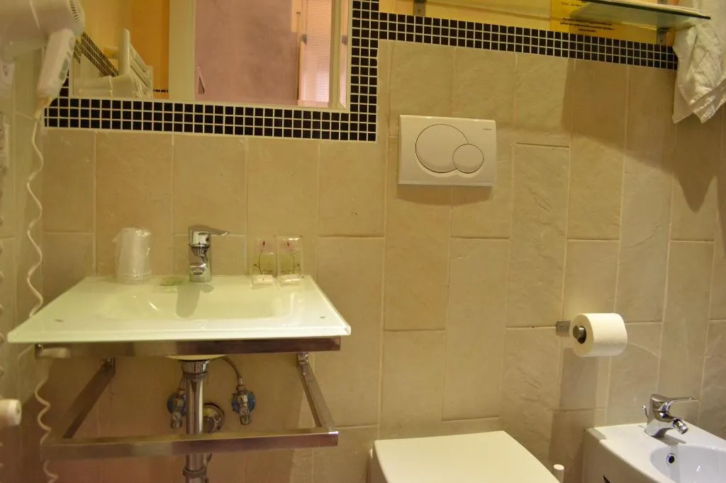Room, Tiburtina House, Rome
