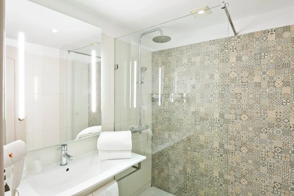 TWIN SUPERIOR Room, Golden Tulip Porto Gaia, Porto
