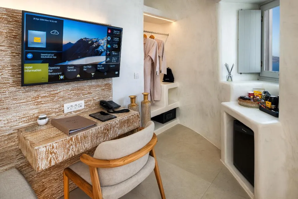 SUITE DELUXE SEA VIEW Room, Athina Luxury Suites, Santorini