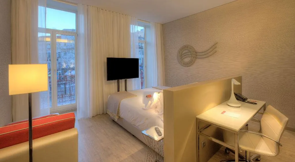 Double or Twin PREMIUM Room, NH Collection Porto Batalha, Porto