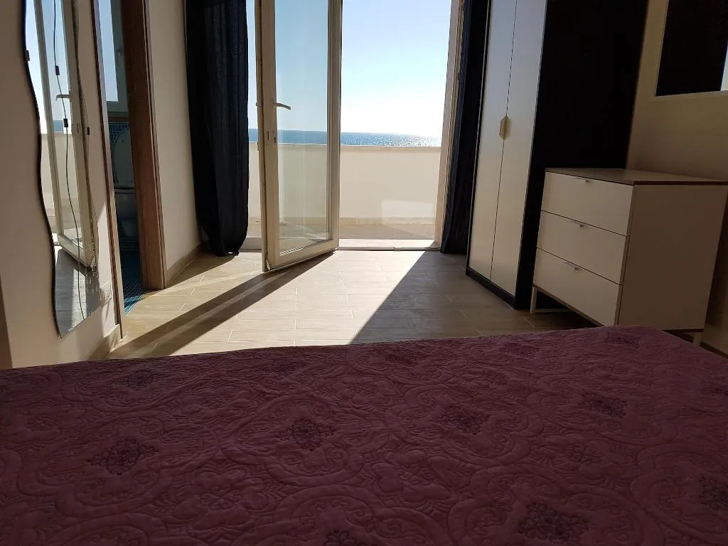 Room, Il Paradiso Sul Mare, Rome