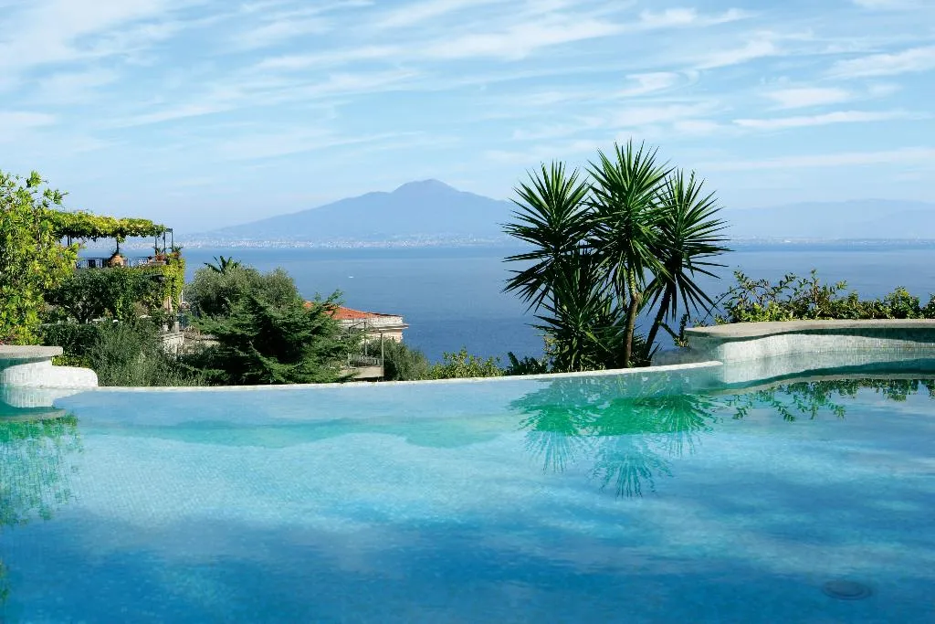 Pool, Grand Hotel Capodimonte, Naples