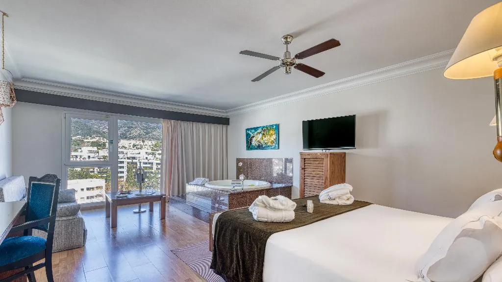 JUNIOR SUITE STANDARD Room, Senator Marbella, Costa Del Sol
