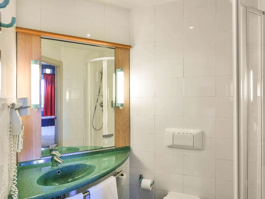 TWIN STANDARD Room, Ibis Madrid Getafe, Madrid