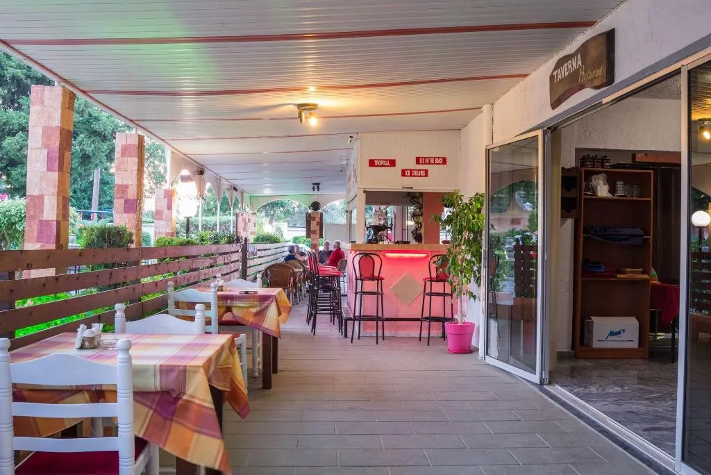 Restaurant, Lisa, Rhodes