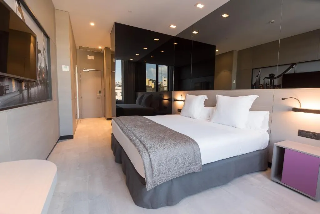 DOUBLE SUPERIOR Room, Negresco Princess, Barcelona