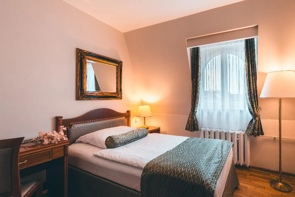 SINGLE STANDARD Room, Belvedere Hotel Prague, Prague