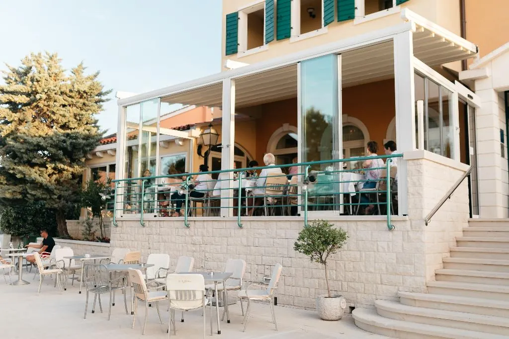 Terrace, Spongiola, Split