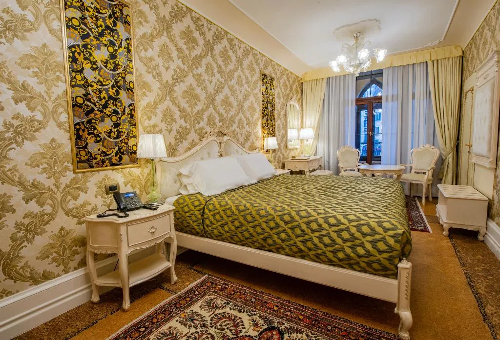 JUNIOR SUITE CANAL VIEW Room, Ego Boutique Hotel The Silk Road, Venice