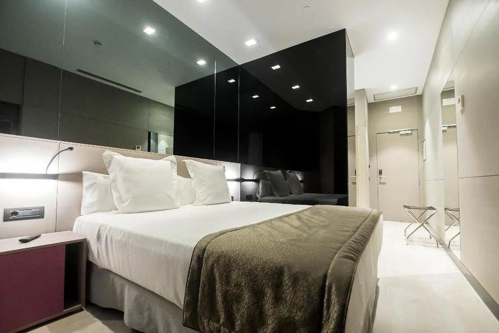 DOUBLE SINGLE USE BASIC Room, Negresco Princess, Barcelona