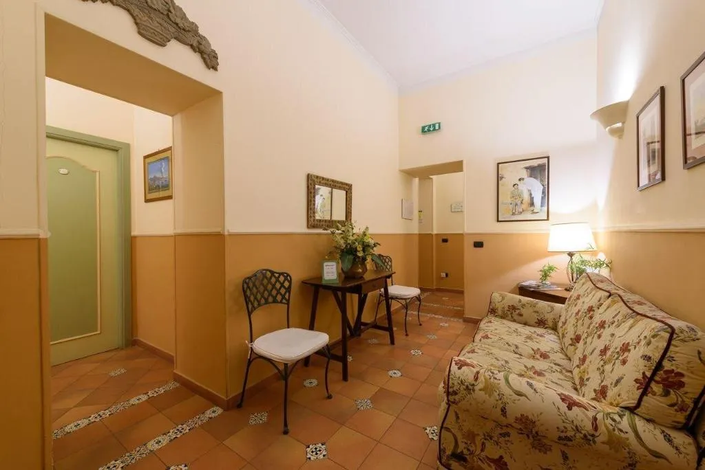 Lobby, Mergellina, Naples