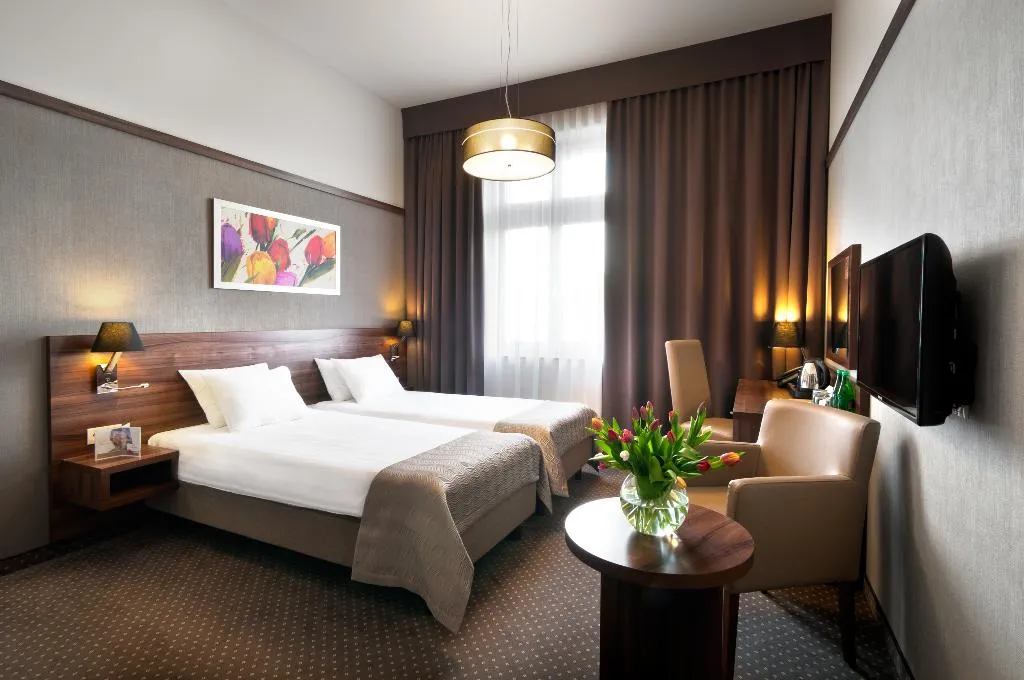 TWIN STANDARD Room, Golden Tulip Krakow City Center, Krakow