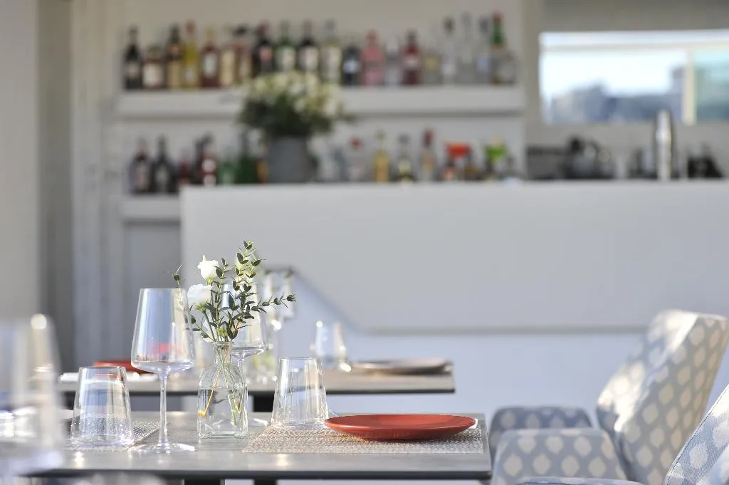 Bar, Athenaeum Eridanus Luxury Hotel, Athens