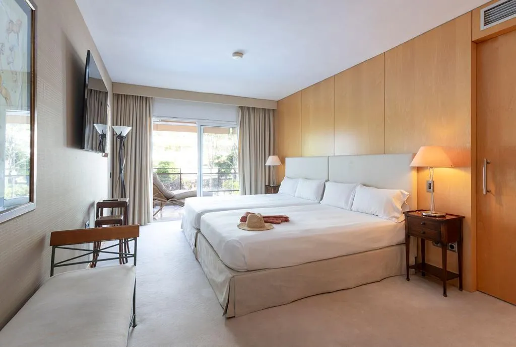 STUDIO WITH TERRACE Room, Suites Del Mar Fenals, Costa Brava