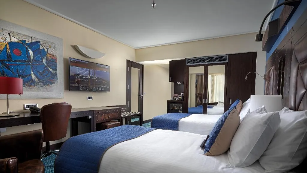 TWIN PREMIUM Room, Crowne Plaza Athens, Athens