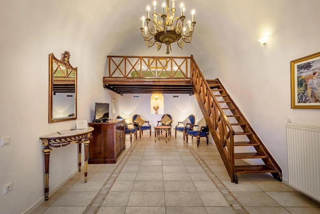 Room, Golden Grey Goose, Santorini