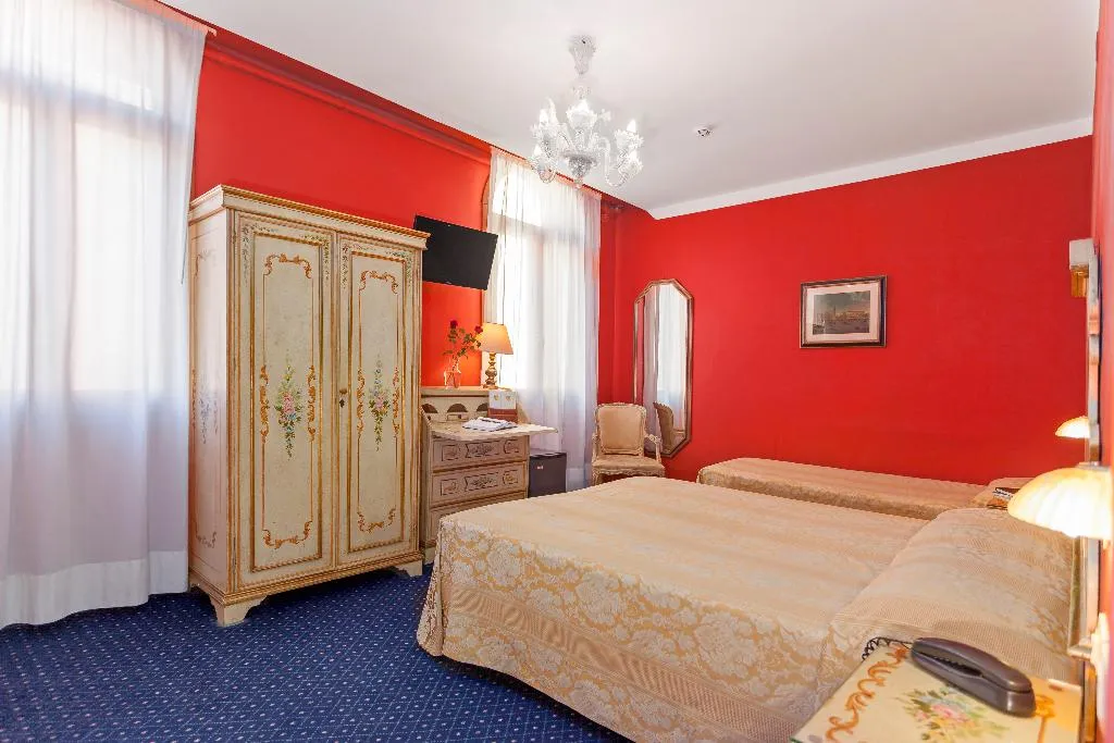 TRIPLE STANDARD Room, Hotel Malibran, Venice