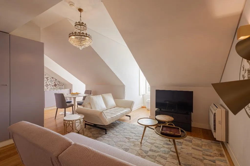 APARTMENT DELUXE TWO BEDROOM Room, Almaria - Edificio Da Corte, Lisbon