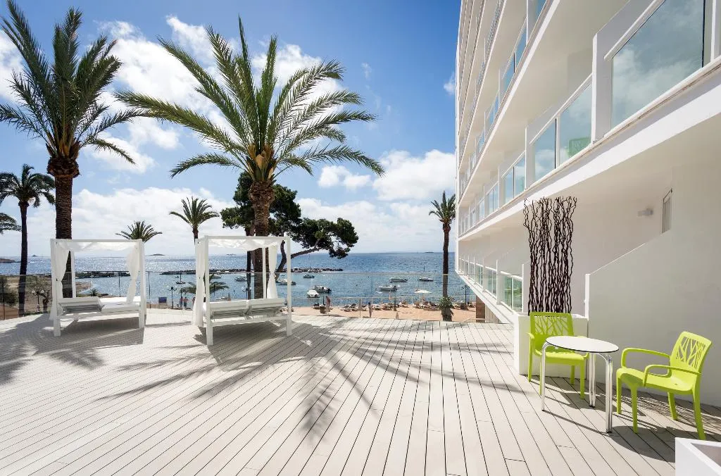 DOUBLE SUPERIOR Room, The Ibiza Twiins, Ibiza