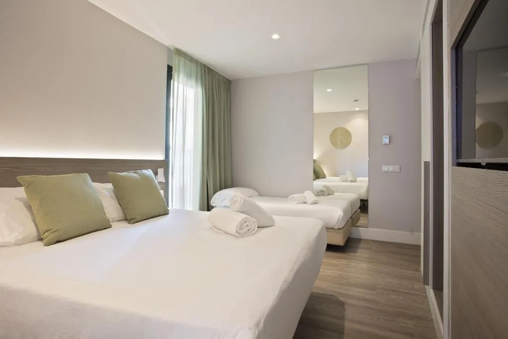 TRIPLE STANDARD Room, Niu Barcelona, Barcelona