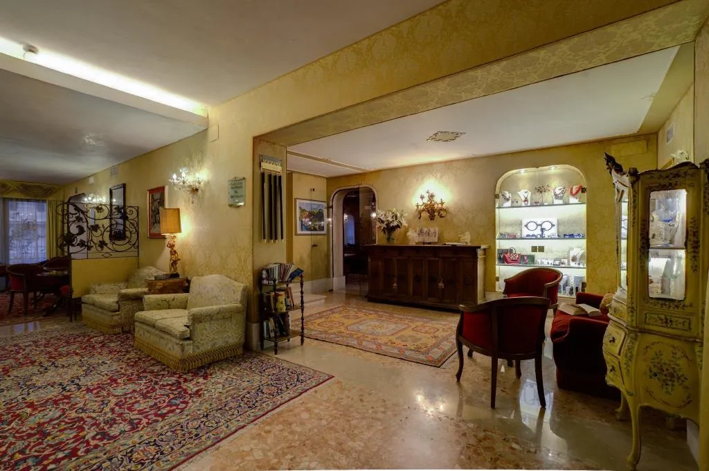 Lobby, Bel Sito e Berlino, Venice