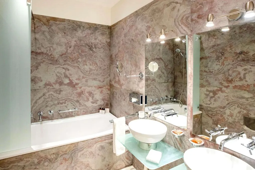Room DELUXE RIVER VIEW Room, The Mozart Prague, Prague
