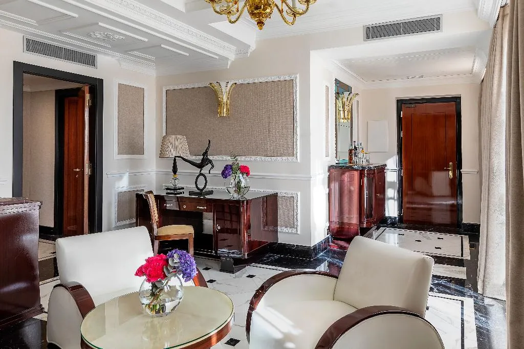 SUITE WITH TERRACE Room, Baglioni Hotel Regina, Rome