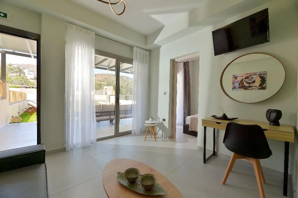 JUNIOR SUITE ONE BEDROOM Room, Swan Paradise Residences, Kalamata