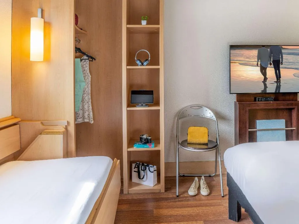 DOUBLE WITH DOUBLE BED Room, ibis Madrid Alcobendas, Madrid