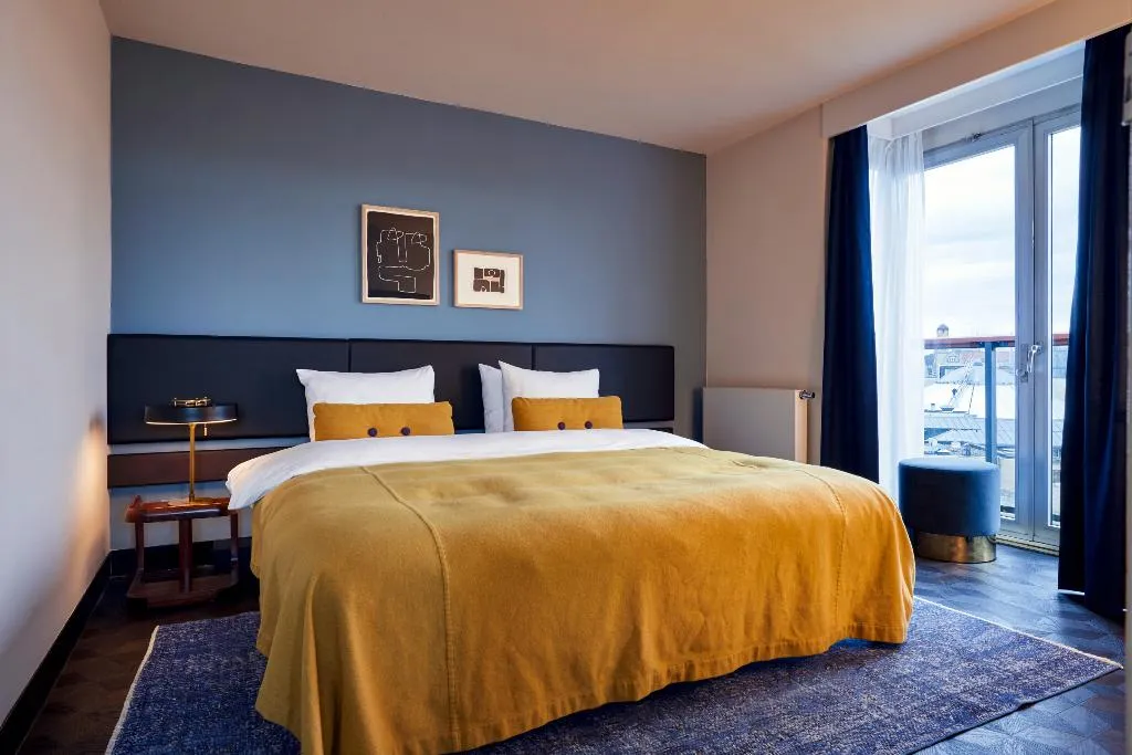 SUITE STANDARD Room, Park Centraal Amsterdam, part of Sircle Collection, Amsterdam