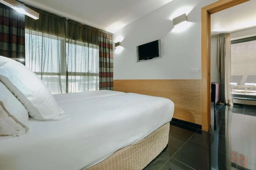 Room, Hesperia Fira Apartments, Barcelona