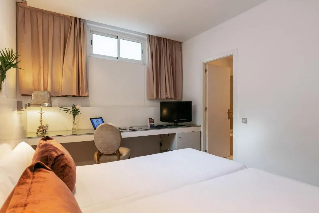 Room, Globales Acis & Galatea Hotel, Madrid
