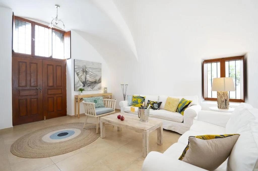 Room, Estate 1896, Santorini