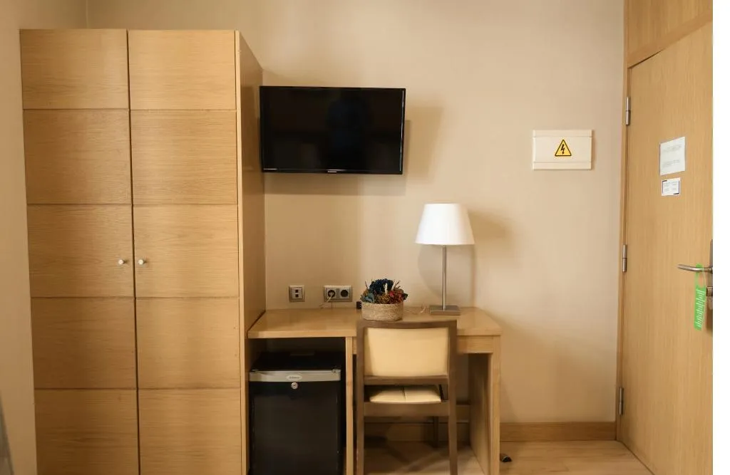Double or Twin STANDARD Room, Windsor Puerta del Sol, Madrid