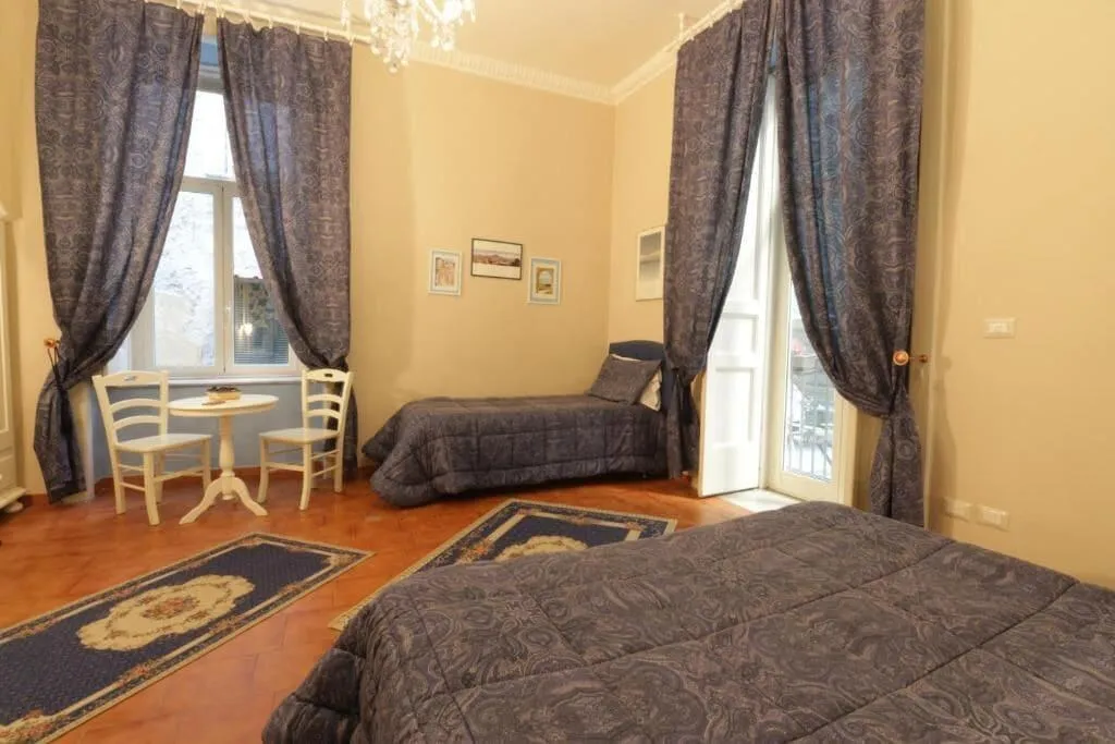 Room, B&B Speranzella, Naples