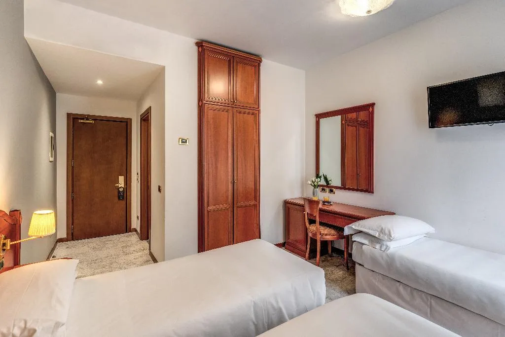 TRIPLE CLASSIC Room, Hotel Orazia, Rome