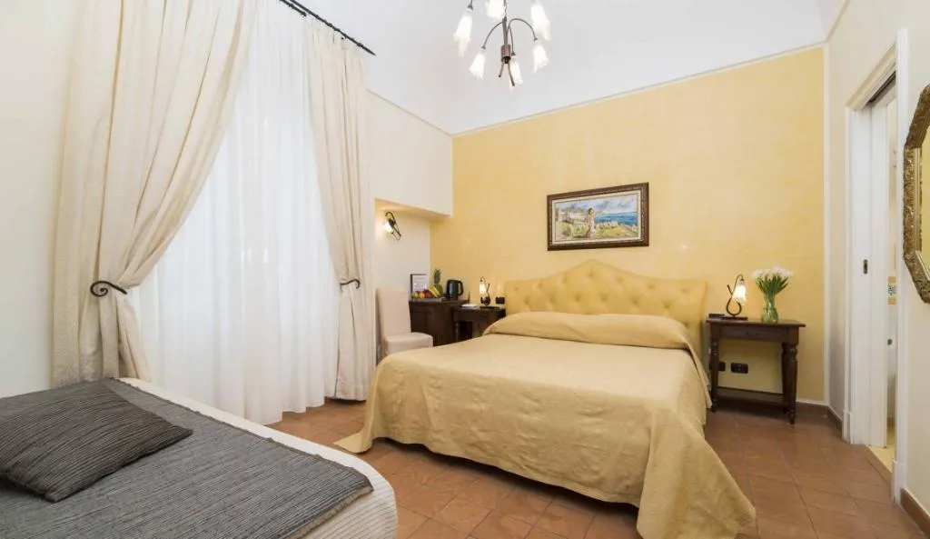 TRIPLE DELUXE Room, Hotel Villa Annalara, Naples