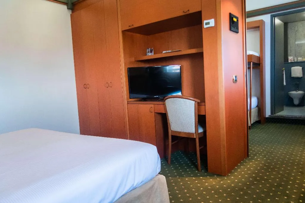 FAMILY ROOM SUPERIOR Room, Jet Hotel, Sure Hotel Collection by Best Western, Milan