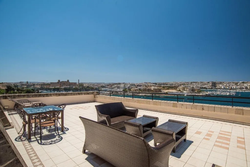 Room, Grand Hotel Excelsior, Malta