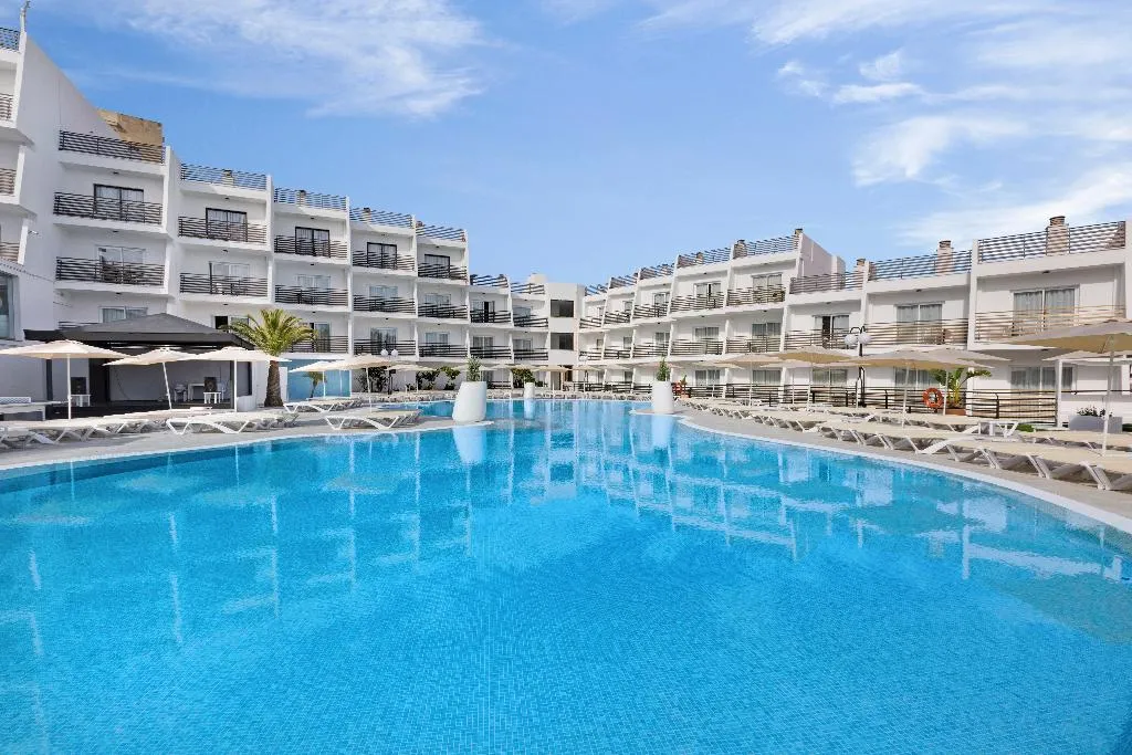 Pool, Palmanova Suites by TRH, Majorca