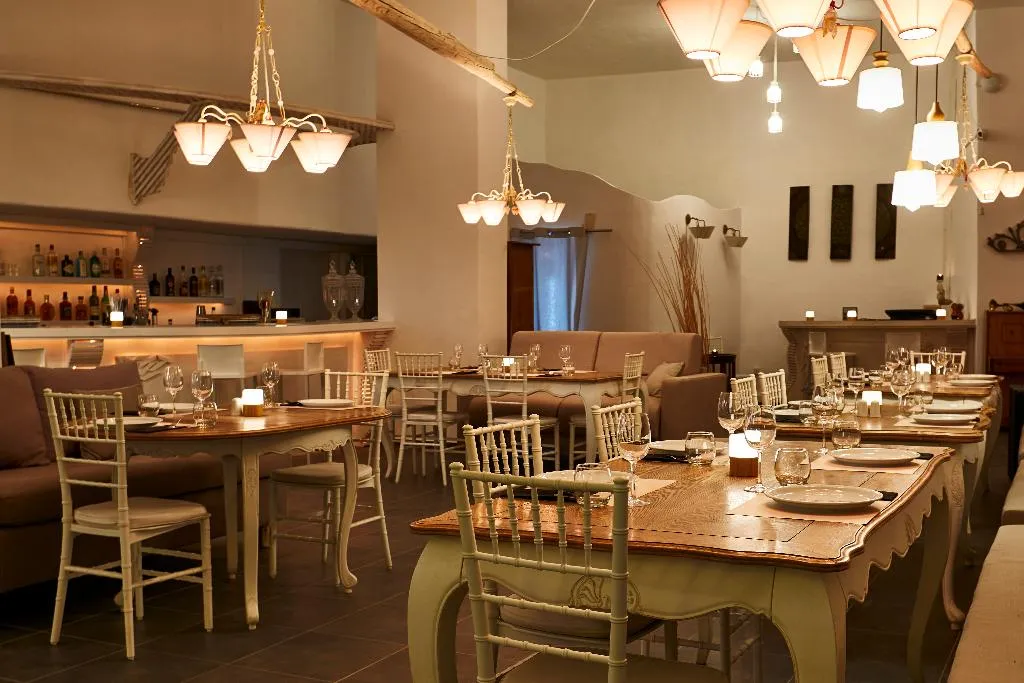 Restaurant, Suites of the Gods Cave Spa, Santorini