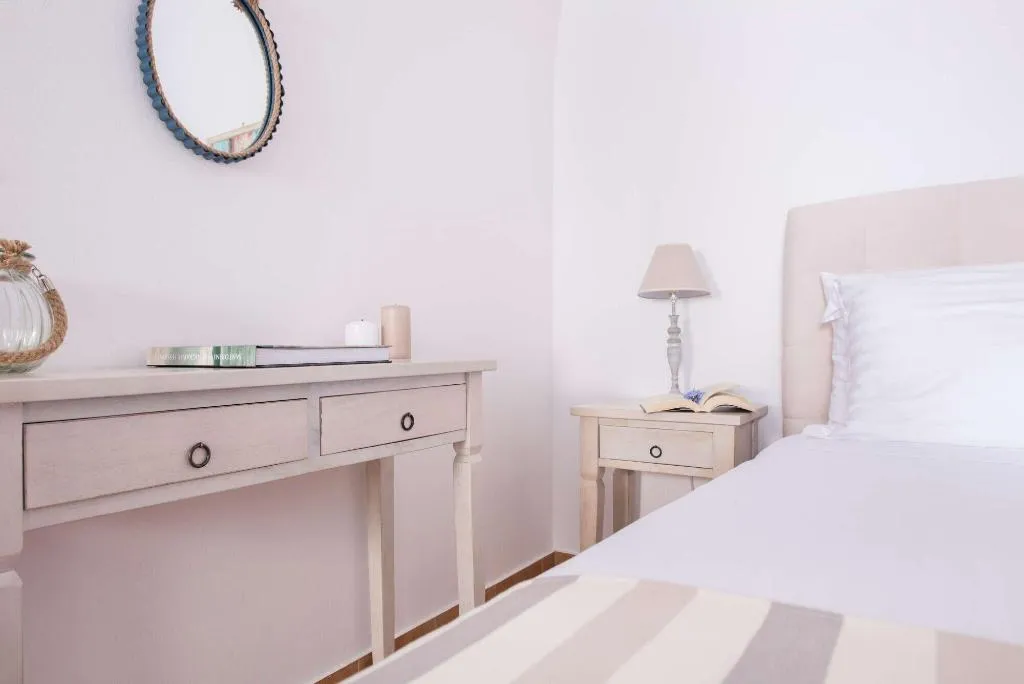 Room, Estate 1896, Santorini